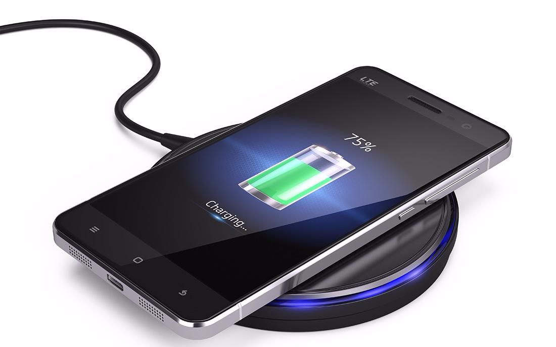 手机整夜充电，真的会伤电池吗？真相可能和你想的不一样